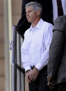 2011-05-18T151803Z_01_BTRE74H16IP00_RTROPTP_3_BUSINESS-US-ENRON-FASTOW_JPG_475x310_q85